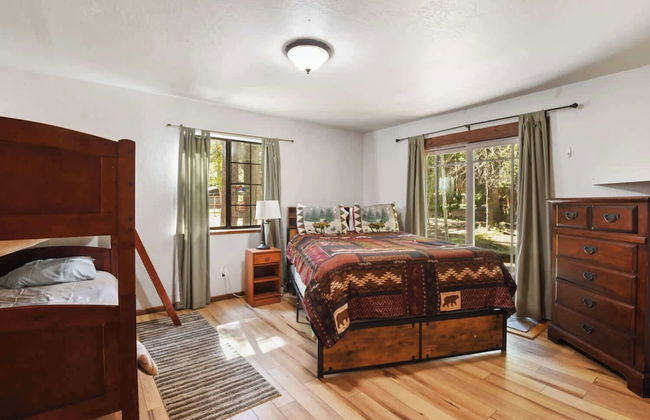 Elm Street Getaway Sleeps 8! - Foto 5