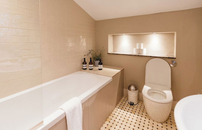 Retreat East - Photo 37