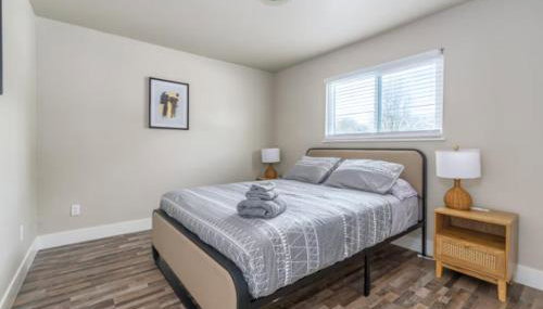 Pet-Friendly Home - Big Yard for Family Stays - Foto 3