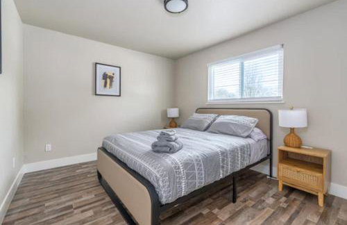 Pet-Friendly Home - Big Yard for Family Stays - Foto 3