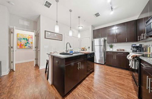 Chic 2BR w Pool Pet-Friendly Unit #14 - Foto 26