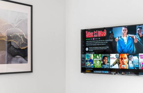 2 Bed Apartment - Sleeps 3 - Parking - Cradley Heath 54C - Foto 11