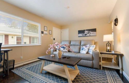 Akron 2 Bed 1 Bath Flight Themed Oasis Dog Friendly - Foto 11