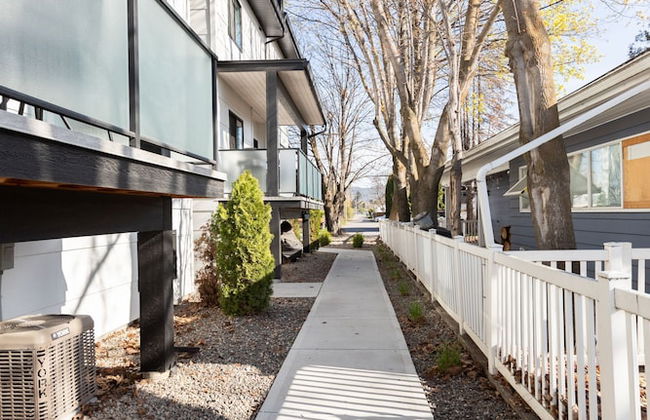 DT 3-lvl Townhouse w Rooftop Patio - Photo 55