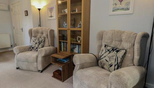 June Cottage - Photo 4