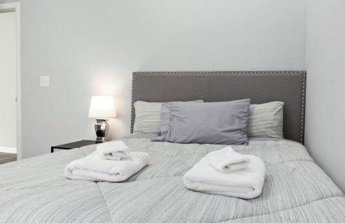 Recently Renovated Chic Durham Farmhouse - Photo 39