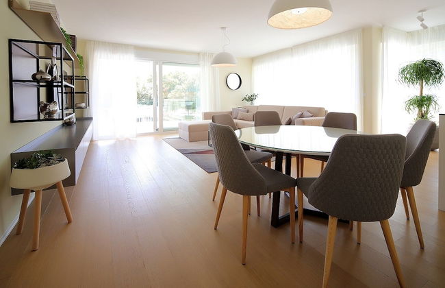 New Apartments with Pool near Beach - Photo 11