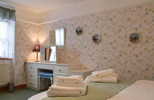 Glossoms Lodge - Photo 14