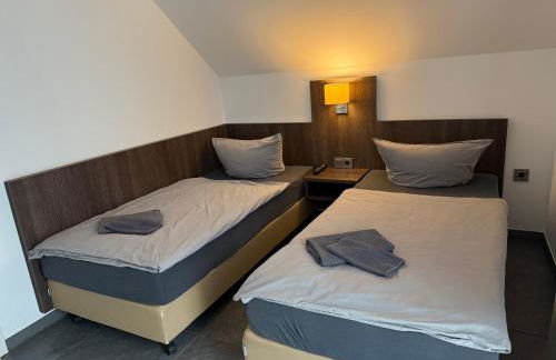 Im Tal 2 Haus - 2 WE, 5 SZ,3 Bäder, 11 Betten - Klimaanlage - Foto 35