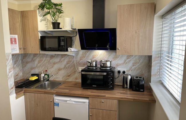 Spacious one Bedroom Apartment With Free Parking - Foto 7