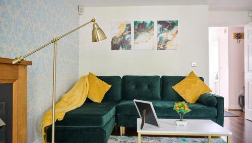 Cherish Stays spacious & amazing 3 Bed House in Hayes & Heathrow - Foto 2