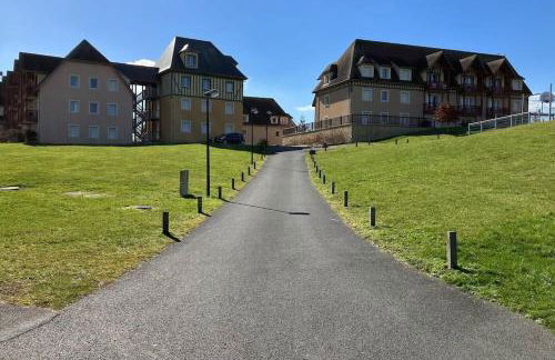 F50 Ferme de Deauville 1 CH rez-de-jardin avec escalier - Photo 9