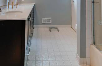 Lakefront Retreat with Views and Decks and Fire Pit - Foto 18