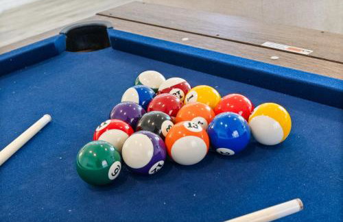 654- Newly Renovated Fabulous 4-Bedroom Pool Home in Watersong Resort, Game Room, Theater Room and More - Foto 10