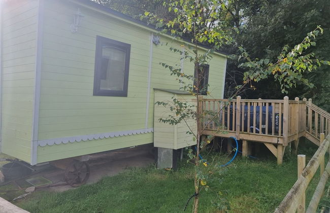 Glamping Hut - Sleeps 2, hot tub & Parking - Foto 12