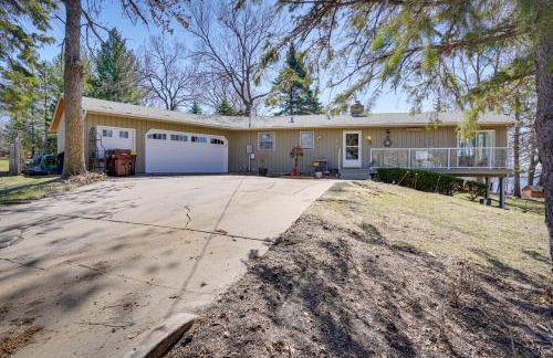 Cedar Lake Retreat with Boathouse and Dock! - Foto 40