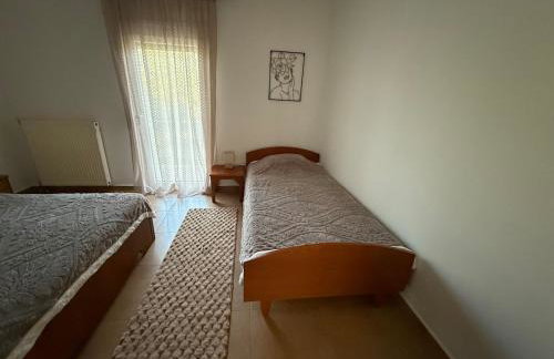 Cozy Family House with Yard - Photo 14