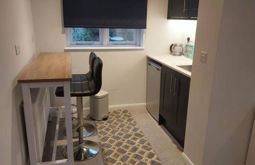 Turing Lodge, near Hampton Court - Foto 6