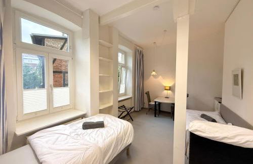 LIVA Stays Schwerin Zentrum - 4 Ferienwohnungen mit Küche und WLAN - Nähe Hauptbahnhof - Ideal für Familien & Monteure - Foto 30