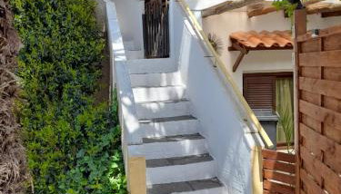 Angel House - Photo 1