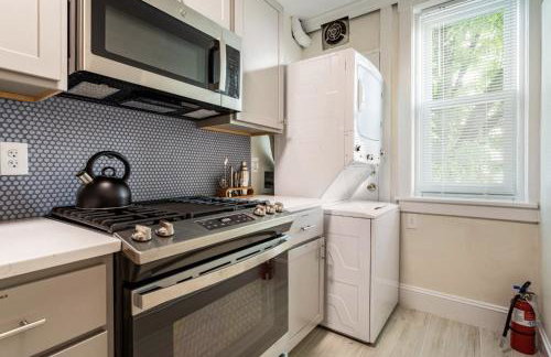 Dreamy 2BR in Downtown Princeton - Photo 14