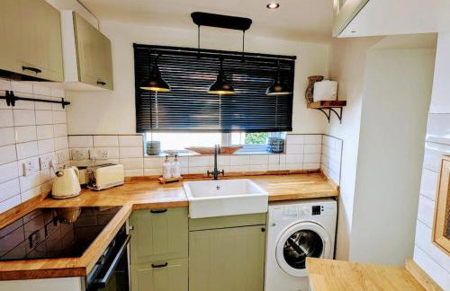 Stylish 2-BR cottage near Mousehole - garden and and parking - Photo 10