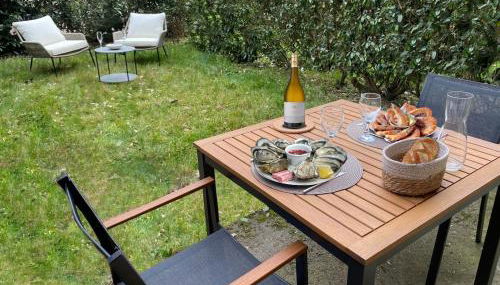 Beau studio accès plage, piscine, jardin, tennis, vélos, Netflix - Foto 4, Garden, Garden view