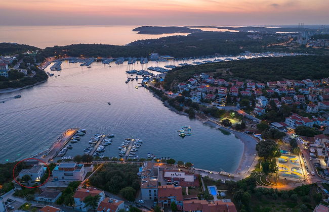 Beautiful Villa by the sea - Photo 30