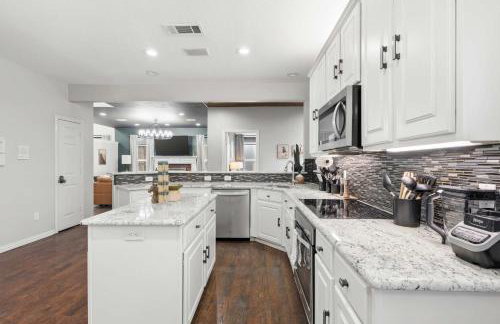 5-BD Vacation Retreat w Pool & Ping Pong - Foto 14