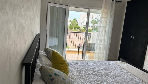 2 Bed Flat - Sleeps 5 - Pets - Pool - Parking - Photo 5, Room