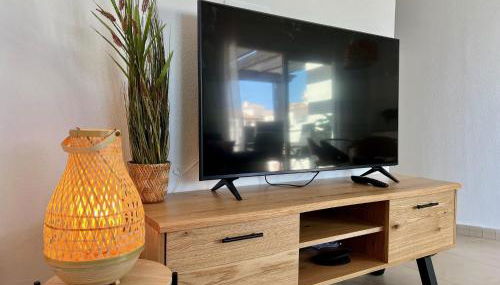 Stunning apartment with a beautiful pool/lake view - Foto 5