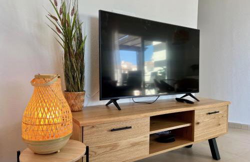 Stunning apartment with a beautiful pool/lake view - Foto 5