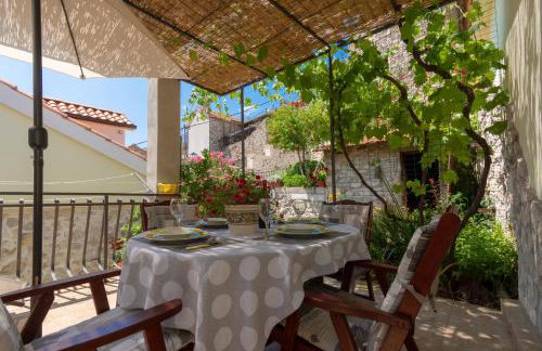 Mediterranean terrace apartment with Bikes & SUP - Photo 4