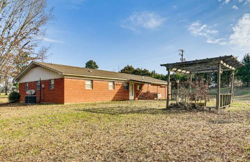 2 Mi to MSU Campus! Family Abode with Spacious Yard - Foto 25