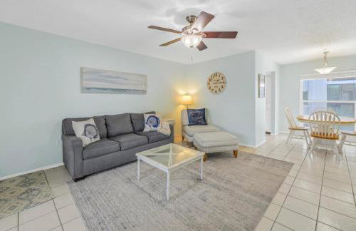 Private Patio - Walk to Beach Shops & More! - Foto 11