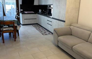 Beautiful Apartment with Swimming Pool - Photo 9