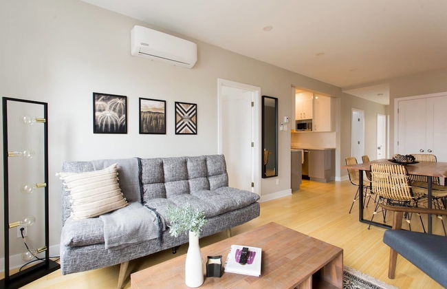 Trendy Little Italy 3 Bedroom Condo - Foto 28