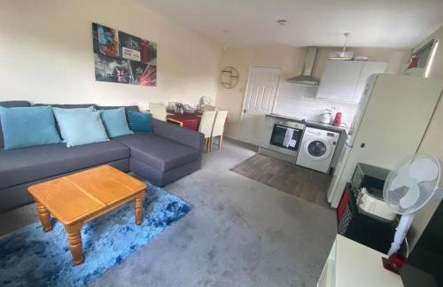 Cosy Milton Keynes Retreat with 2 Bedrooms - Photo 4