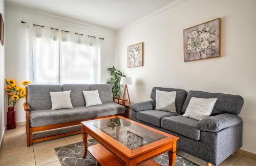 Oasis park 2 bedroom top floor Apartment AT72 - Foto 14