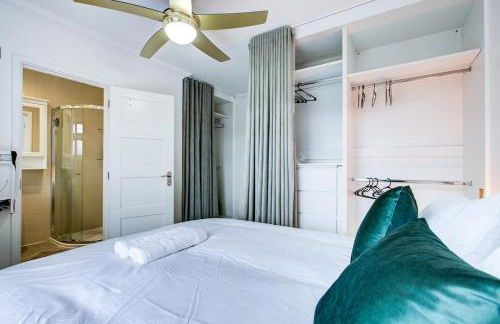 The Iver - 3BR - Spacious House - Free Parking - Photo 23