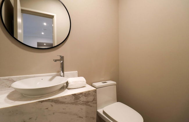 w Prestigious 2BR w Balcony Near Larcomar - Foto 14