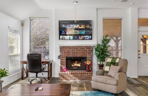 Frisco Escape Oasis Home w/Spa - Foto 9