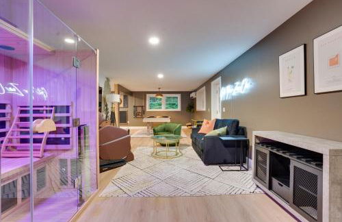 '"Luxury Mountain Getaway'" Sauna, Hot Tub, Massage Chair, Pool Table - Photo 73