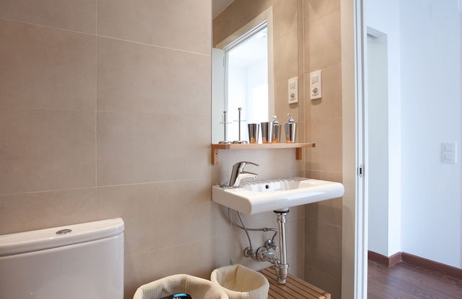 AB Montjuic - Photo 68