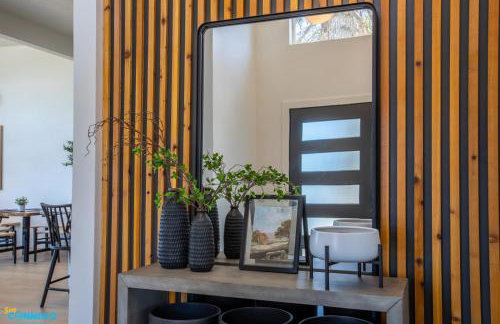 Gathering Place Hot Tub Game rooms - Photo 8