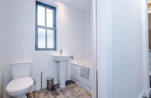 Presented by LTJ PrimeKey Properties - NEW! 7 Bed plus Sofa Bed - Perfect for Contractors - Foto 12