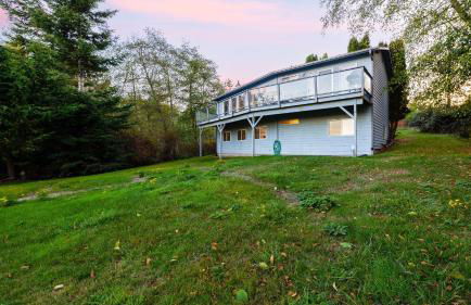 Incredible Water Views, Deck Relaxing Retreat Greenbank Getaway by Avantstay - Foto 62