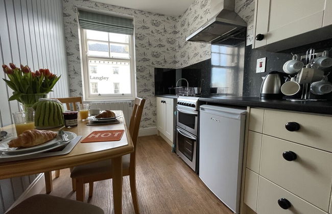 Fayvan Apartments - Photo 17