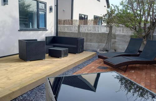 Mikes Place On The Cove - Photo 2