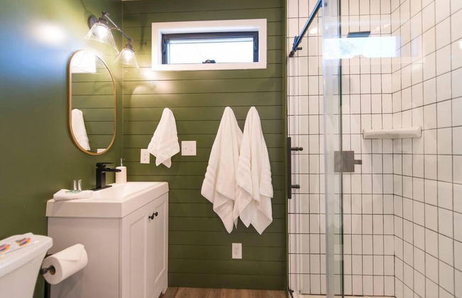 Pecan Grove Container Tiny Home Country Setting 12 min to Baylor Magnolia - Foto 4